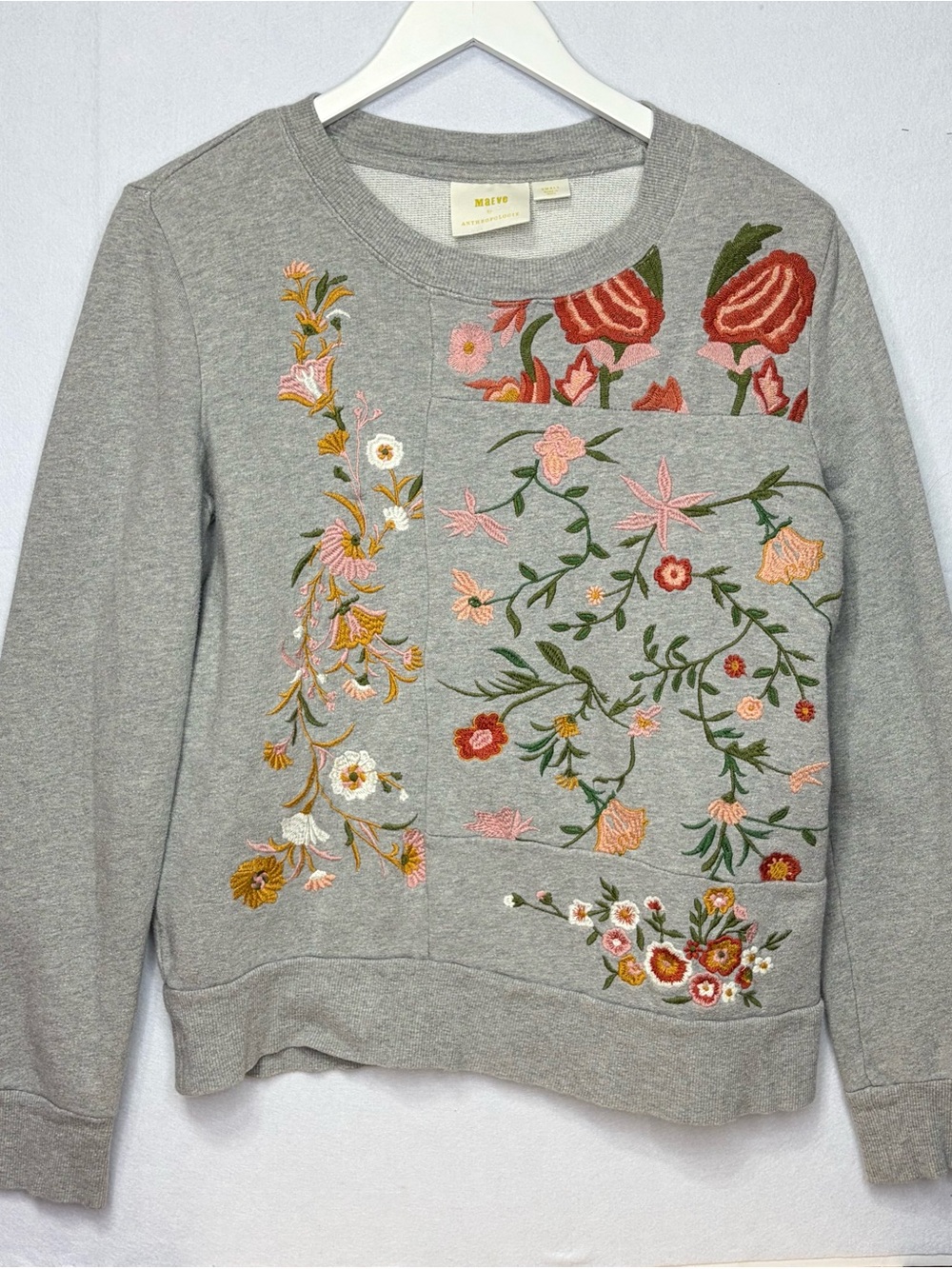 Maeve Anthropologie Floral Embroidered Sweatshirt Small Grey Crewneck Boho